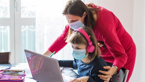 Τι σημαίνει να είσαι μαμά στην καραντίνα...