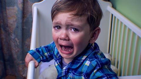 Νυχτερινοί τρόμοι: όταν ο ύπνος του παιδιού γίνεται εφιάλτης για τους γονείς