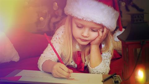 Ζήτησε από τον Άη Βασίλη να ξαναδεί την καλύτερή της φίλη, κι εκείνος την βρήκε!