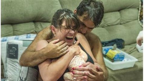 Στην γέννα το στήριγμά σου είναι ο άνθρωπός σου:12 φωτογραφίες που το αποδεικνύουν