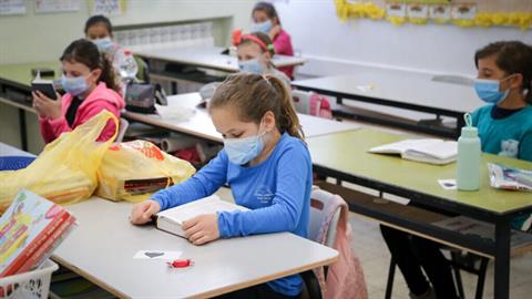 Λινού: «Τα μισά παιδιά να πηγαίνουν σχολείο και τα άλλα μισά να κάνουν τηλεκπαίδευση»