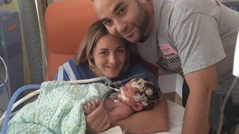 Μαμά έγινε δότρια νεφρού για να σώσει τον νεογέννητο γιο της