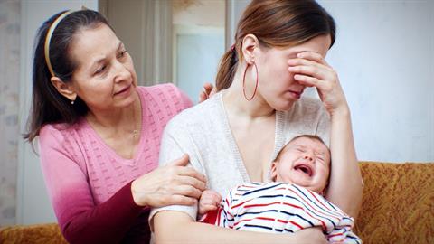 «Άκουσα τη μάνα μου και το μωρό μου αρρώστησε, γι’ αυτό τέρμα οι συμβουλές από εδώ και πέρα!» 