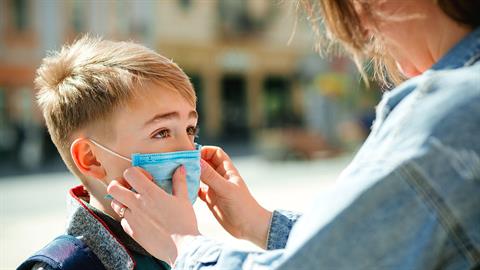 Κορονοϊός: Πιο ασφαλή τα παιδιά στο σχολείο παρά στο σπίτι σύμφωνα με έρευνα