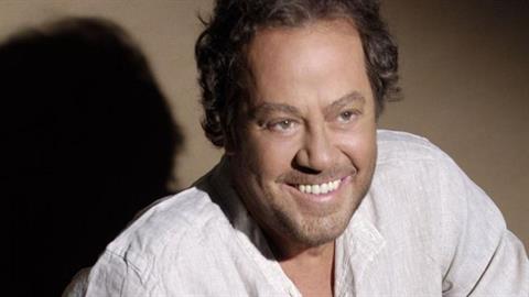 Ο Γιάννης Πάριος δώρισε 2 κλίνες ΜΕΘ στο Μεταξά: «Εύχομαι να είναι πάντα άδεια τα κρεβάτια»