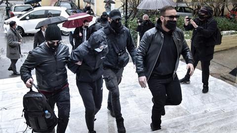 Μητέρα ανηλίκων: «Ο σταθμάρχης ήταν τραμπούκος. Χτύπησε και απείλησε τα παιδιά μου»