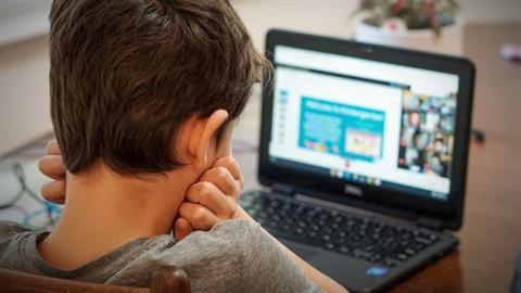 Τηλεκπαίδευση: «Οι αδύναμοι μαθητές να επαναλάβουν την τάξη» προτείνουν Γερμανοί εκπαιδευτικοί