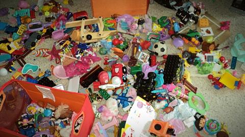 «Πρέπει να το πω γιατί θα σκάσω: μην φέρνετε άλλα παιχνίδια στο παιδί μου!»