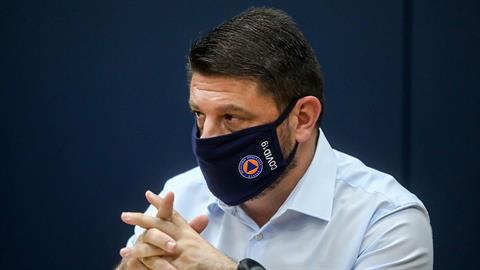 «Κόκκινη» η Αττική: κλειστά Λύκεια, ανοιχτά κομμωτήρια, επιστροφή στο click away