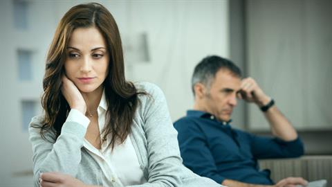 5 σημάδια που φανερώνουν πως είστε πλέον δύο ξένοι