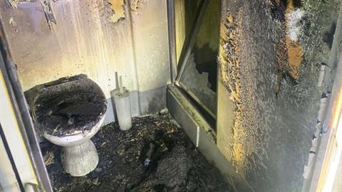 15χρονος βάζει φωτιά στο μπάνιο της θείας του γυρνώντας βίντεο Tik Tok