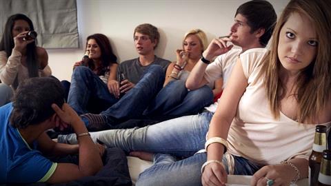 Αν οι κακές παρέες είναι η φουρτούνα για έναν έφηβο, η οικογένεια είναι η άγκυρα