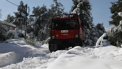 Δροσιά: άρρωστο παιδί αποκλεισμένο από τα χιόνια δεν μπορεί να πάει στο νοσοκομείο 