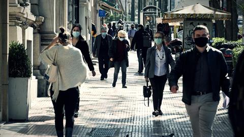 Καθηγητής Παυλάκης: Eίναι τρέλα να μιλάμε για άνοιγμα σχολείων και αγοράς