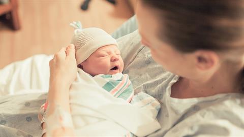 «Όταν γεννιέται ένα παιδί, γεννιέται και η μητέρα του»