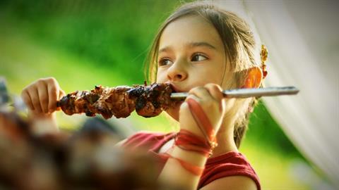 Τις Απόκριες μπορούν να μας τις στερήσουν, την Τσικνοπέμπτη ΠΟΤΕ!