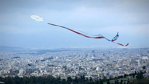 Κούλουμα στο μπαλκόνι - πώς θα ανοίξουν αγορά και σχολεία μετά την Καθαρά Δευτέρα