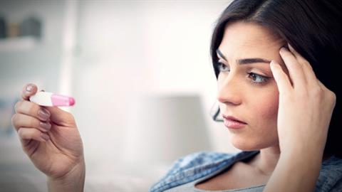 Στην κολλητή μου που προσπαθεί να συλλάβει: «Είμαι δίπλα σου ό,τι κι αν γίνει»