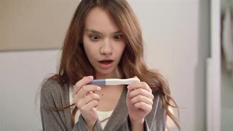 20χρονη που δεν μπορεί να κάνει σεξ λόγω σπάνιας πάθησης, έμαθε πως είναι έγκυος!