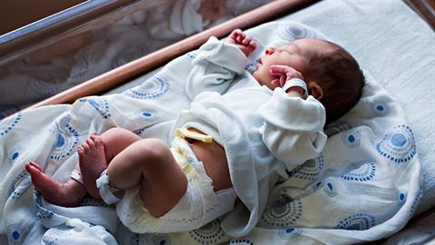 Βγήκε από την εντατική το 5 ημερών βρέφος με κορονοϊό 