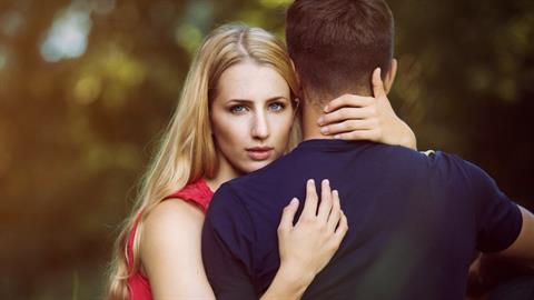 «Αμαρτία θα ήταν να μην το κάνω»: 5 αμετανόητες αντροχωρίστρες εξομολογούνται