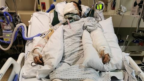 Νταντά ρίσκαρε τη ζωή της για να σώσει τα παιδιά που προσέχει από διερχόμενο αμάξι