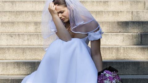 «Χωρίσαμε γιατί η πεθερά μου έβαλε τον άντρα μου να διαλέξει ή εμένα ή αυτήν»