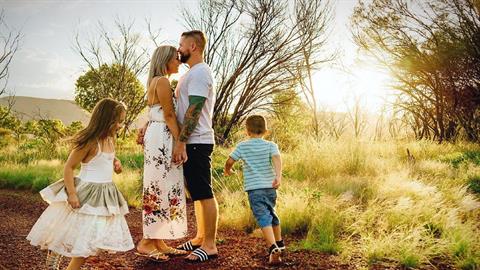 Κάνουμε παιδιά από αγάπη και όχι για να μας φέρουν ένα ποτήρι νερό στα γεράματα