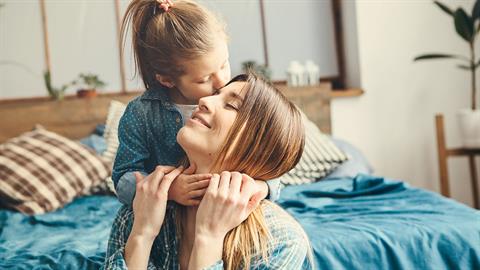 «Μεγαλώνεις τόσο γρήγορα που κάποιες φορές θέλω να σταματήσω τον χρόνο»