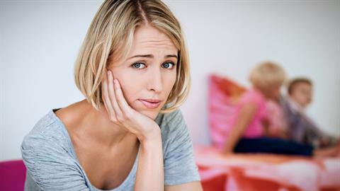 Τι ΠΡΕΠΕΙ να αγχώνει τους γονείς και τι ΟΧΙ: μια παιδοψυχολόγος συμβουλεύει