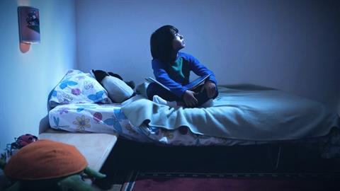 «Παιδί μου, σύντομα θα βγούμε από τη φυλακή του κορονοϊού και τότε...»