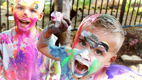 Το αξιολάτρευτο χάος του να μεγαλώνεις παιδιά σε 10 απίστευτες φωτογραφίες