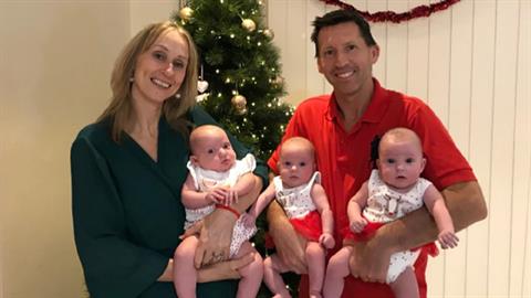 Μαμά γέννησε 3δυμα μετά από 4 αποβολές και 3 εξωσωματικές