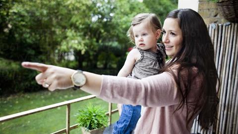 «Άφησα τη δουλειά μου για να μεγαλώσω την κόρη μου και δεν το μετάνιωσα λεπτό»