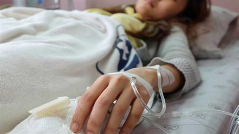 Έπεσε σε κώμα μετά τον τοκετό και ξύπνησε με αμνησία: «Δεν θυμόμουν ότι γέννησα»