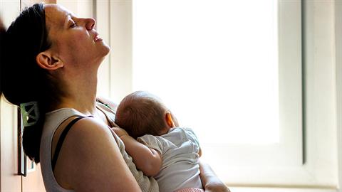 «Η επιλόχειος κατάθλιψη με έκανε να φοβάμαι να προσπαθήσω για άλλο παιδί»