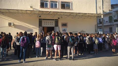 Τι ισχύει από σήμερα για όλα τα σχολεία – προβλήματα με την πλατφόρμα των self test