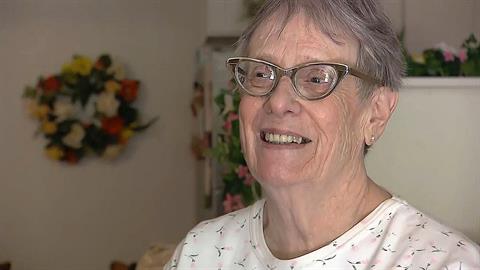 «Αφήνουν ένα ανεξίτηλο σημάδι στη ψυχή σου»: ανάδοχη μαμά 81 παιδιών εξομολογείται