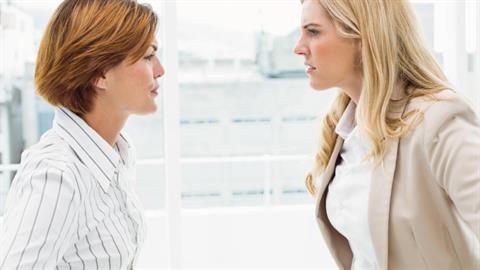 «Μου επιτέθηκε μαμά επειδή η 4χρονη κόρη μου δε θέλει να παίζει με τη δική της»