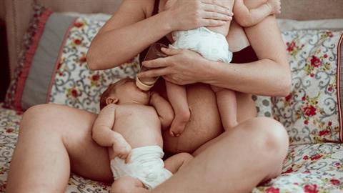 Η ζωή των μαμάδων μέσα από 11 υπέροχες και ρεαλιστικές φωτογραφίες