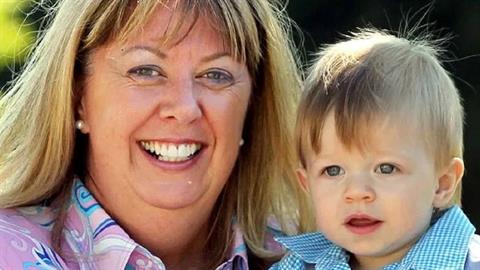 «Δεν είναι εύκολο να γίνεσαι μαμά στα 50, αλλά αξίζει τον κόπο»