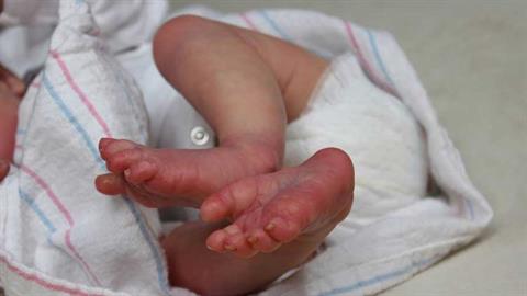 Βρέφος 19 ημερών σε κρίσιμη κατάσταση στη ΜΕΘ λόγω κορονοϊού