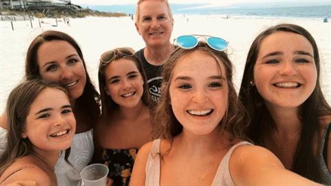 «Εχω 4 υπέροχα κορίτσια κι έχω βαρεθεί να με ρωτάνε αν θα προσπαθήσω για αγόρι»