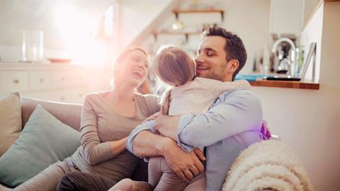 «Ένα ίσον κανένα» και όσα δεν πρέπει να λέμε ποτέ σε όσους έχουν μοναχοπαίδι