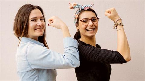 Όταν οι συννυφάδες είναι ενωμένες δεν φοβούνται καμία «θανάσιμη» πεθερά