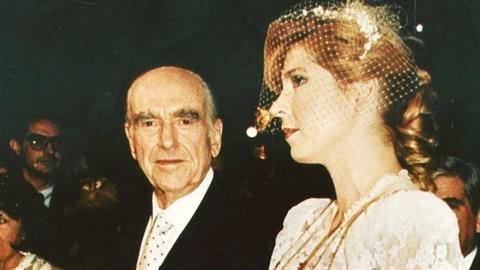 Μπομπονιέρα από τον γάμο του Αντρέα με τη Μιμή πωλείται online για... 5000 ευρώ