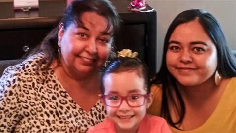 Γιαγιά, κόρη και εγγονή έχουν γενέθλια ίδια μέρα - συμβαίνει 1 στα 48 εκατομμύρια