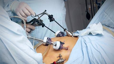 14χρονη νεκρή μετά από επέμβαση στο στομάχι - δεν άντεχε το bullying για τα κιλά της