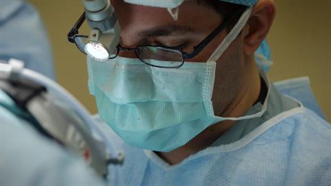 Θεσ/νίκη: ο γιατρός που χειρούργησε τη 14χρονη κατηγορείται και για άλλο θάνατο