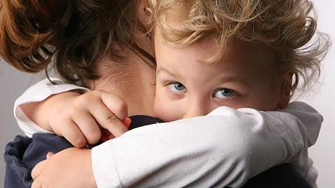 Εργαζόμενη μητέρα: Διαχειριστείτε τον χρόνο του παιδιού και διώξτε τις ενοχές